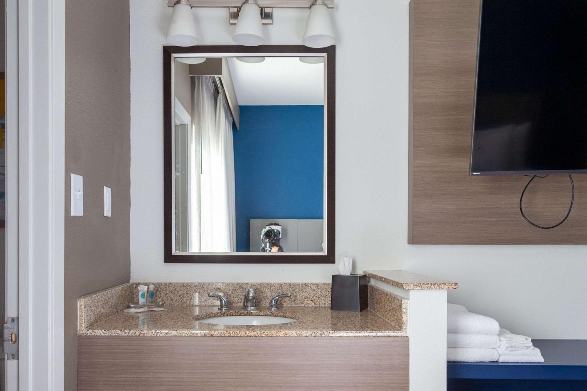 Comfort Suites Baton Rouge South I-10 Bagian luar foto