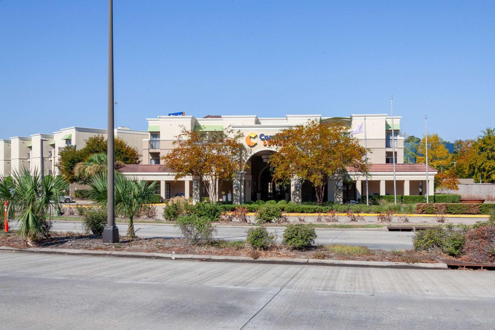 Comfort Suites Baton Rouge South I-10 Bagian luar foto