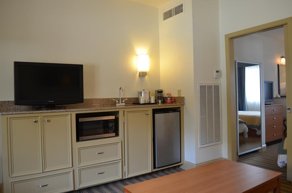 Comfort Suites Baton Rouge South I-10 Bagian luar foto